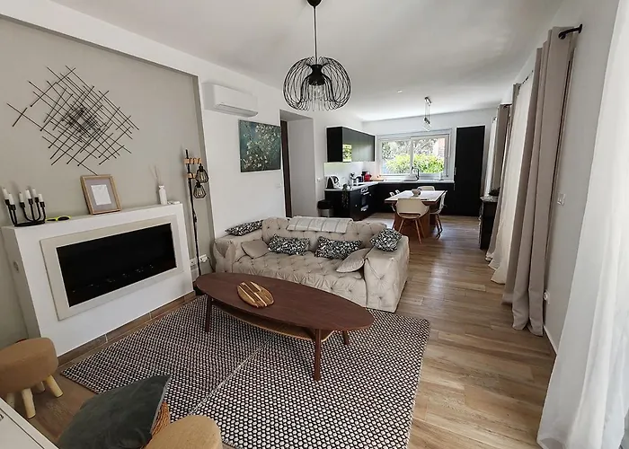 80 M2 Avec Jardin - 50m De La Tiki * Saint-Raphaël